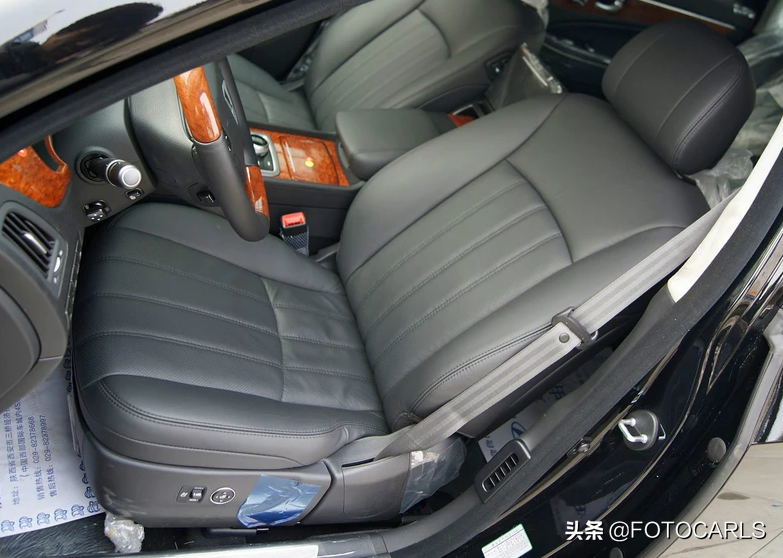 128万总统座驾，现代雅科仕5.0L V8旗舰实拍，网友：差红旗太多了