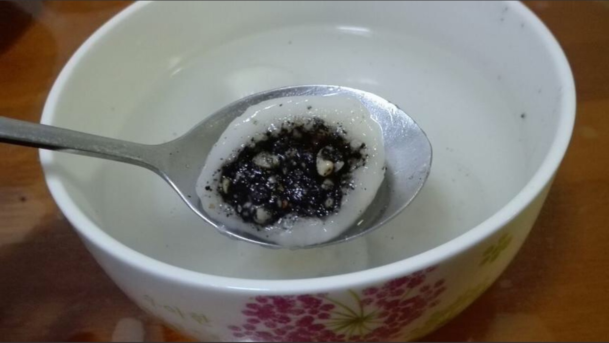 图片[2]-【黑芝麻花生汤圆】做法步骤图   这样做皮薄馅大不开裂-起舞美食网