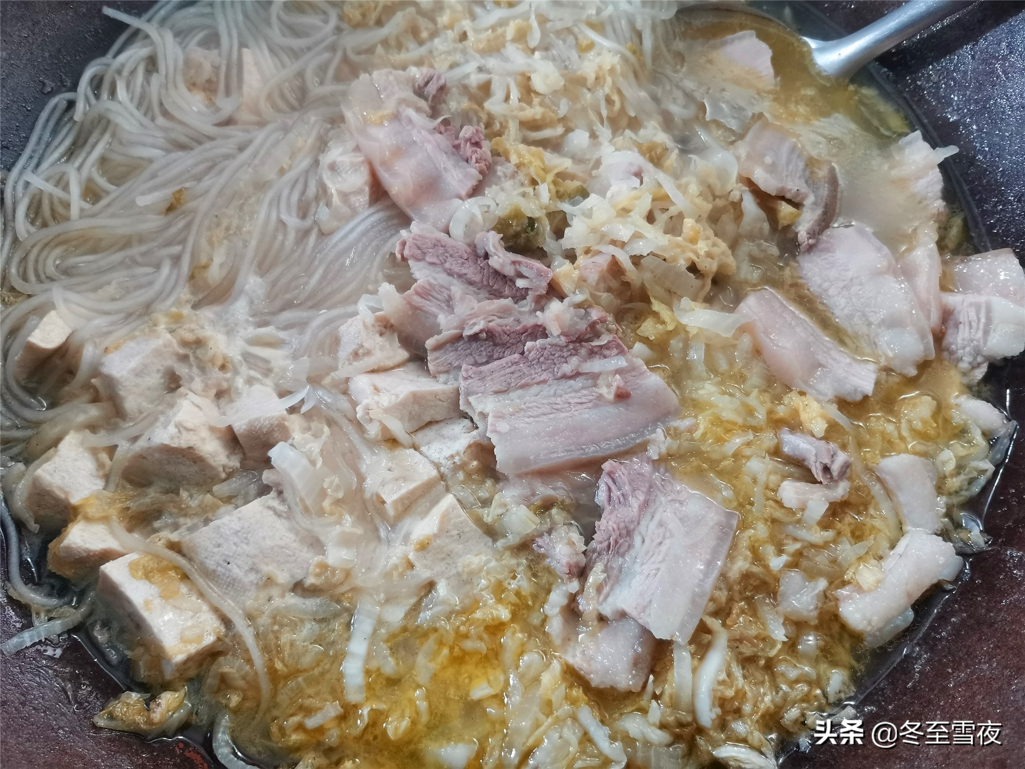 东北人冬季爱吃的一道家常炖菜，外地吃不到，家的味道，百吃不厌
