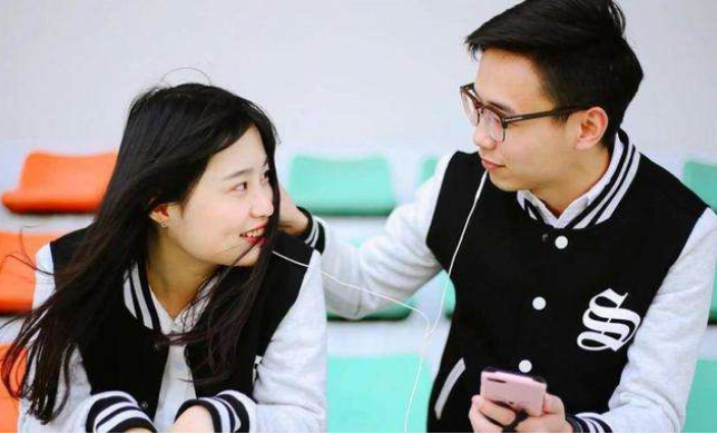 为啥女大学生存在怀孕现象？学姐道出其中原因，新生要引以为戒