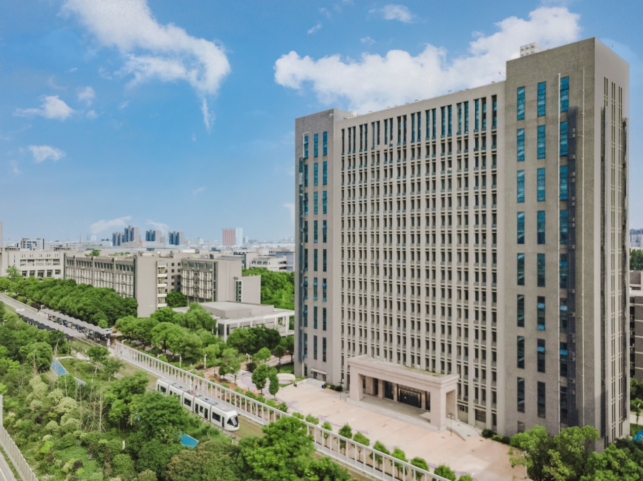武汉高校两大校区都在光谷核心区，交通四通八达让人羡慕