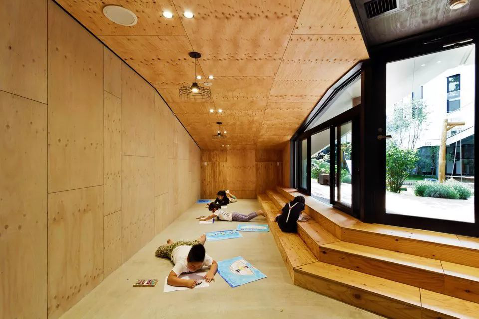 【親子宅設計精選】幼兒園設計分享丨自然與建築完美共存，這樣的設計太美了