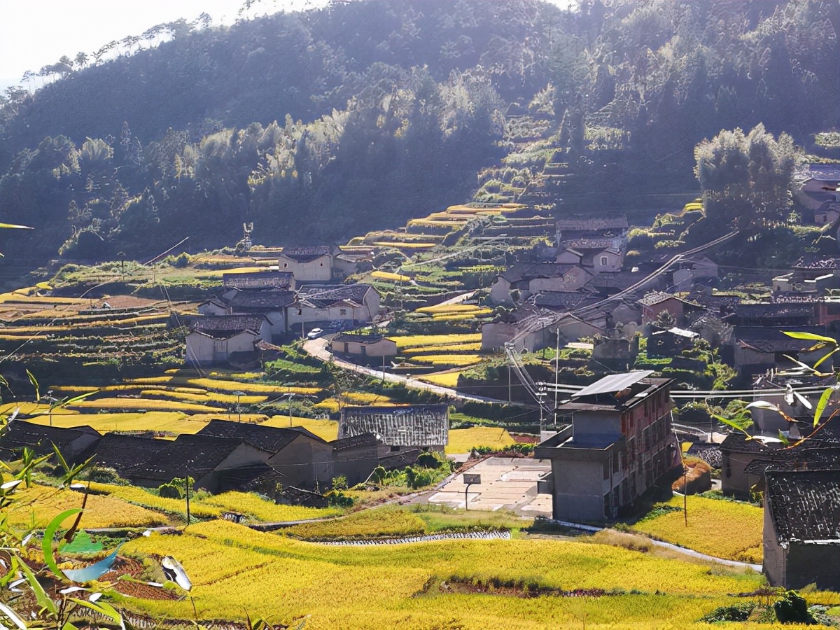 福建有个县市，年平均温度15度，避暑要带棉袄