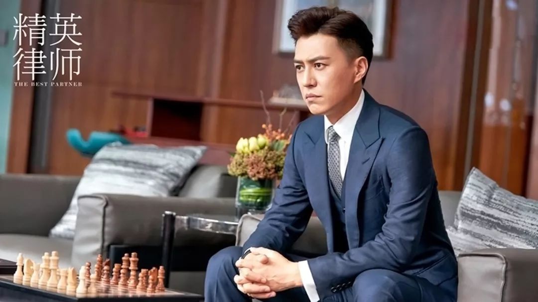 从《我的前半生》到《精英律师》,靳东就是职场精英角色的扛把子
