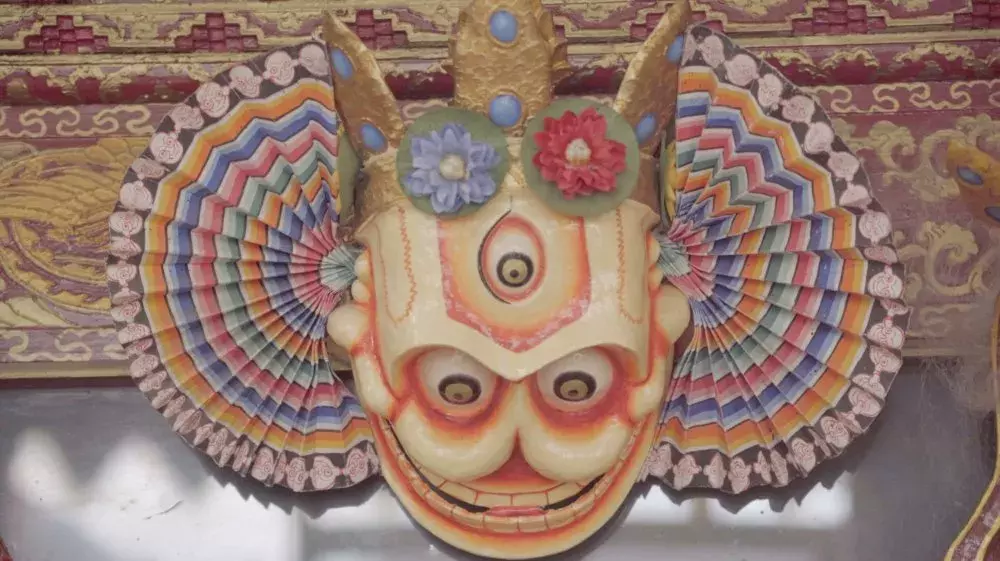 藏戏的起源明洪武十八年(公元1385年),一位叫做唐东杰布的人诞生于