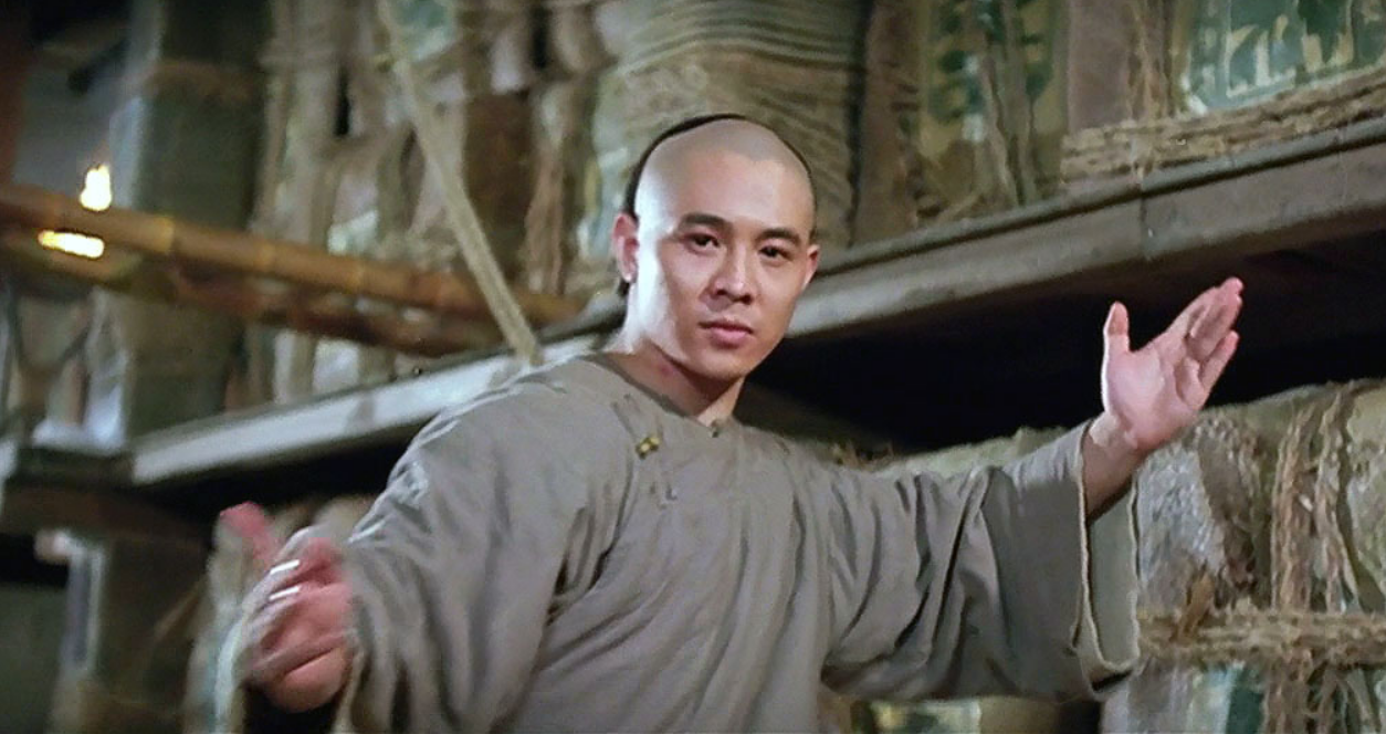 (李连杰被欺辱,经纪人蔡子明遭枪杀,黄飞鸿电影拍摄背后有多黑暗)