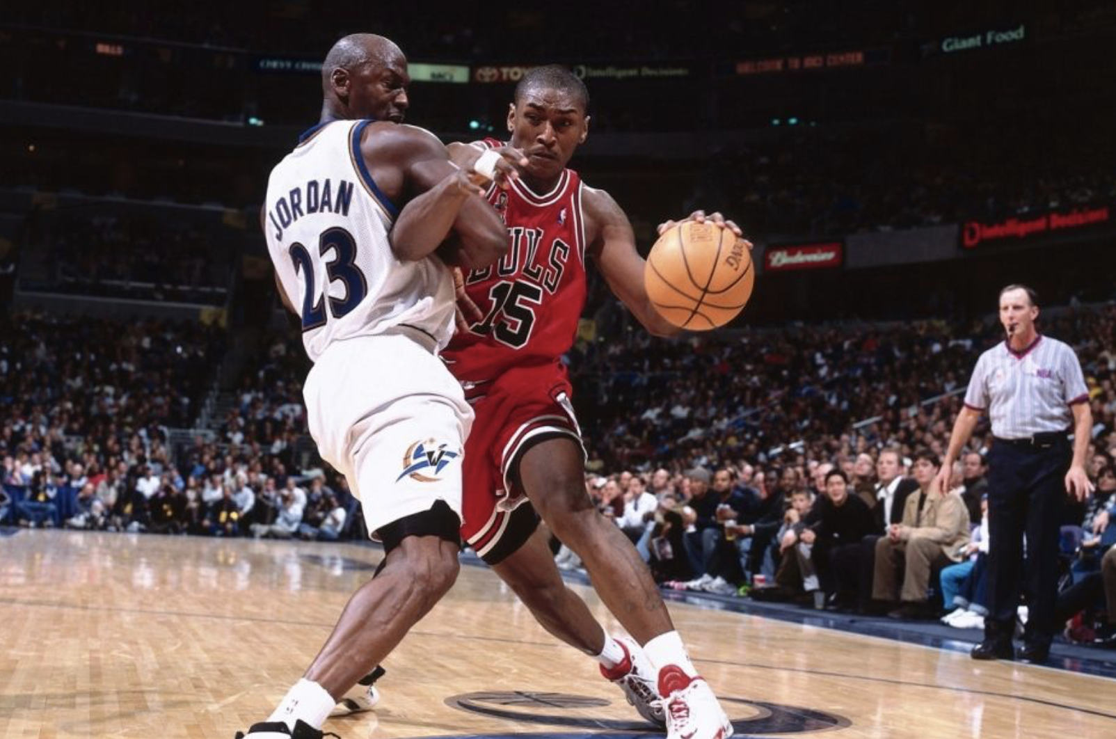 阿泰 为什么cba（当年阿泰加盟CBA年薪千万，为何打了15场就被裁，不止是5次冲突）-华海博客