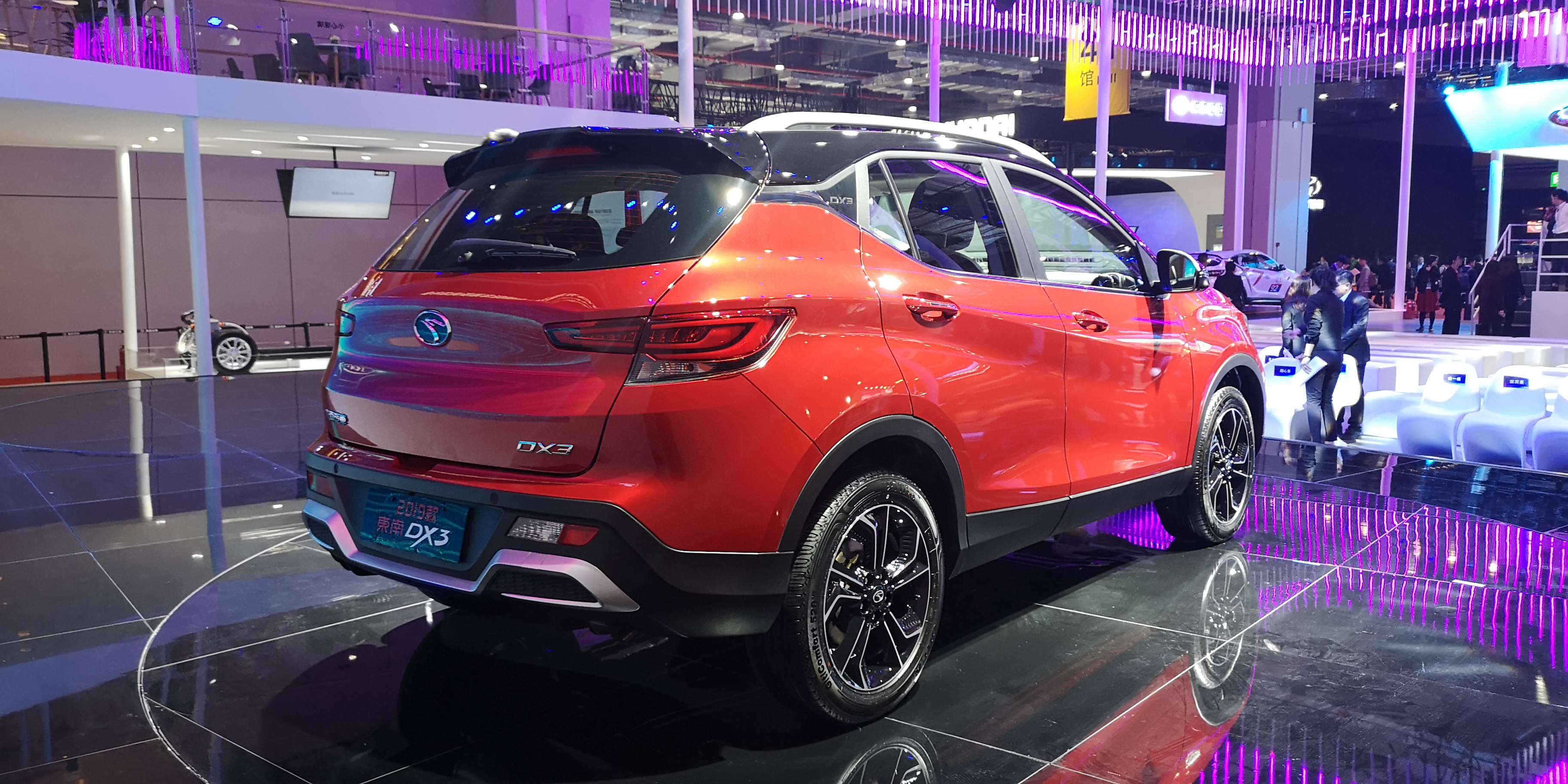 东南dx3上海车展上市 售价6.29-8.79万元 外观小配置升级 能火吗