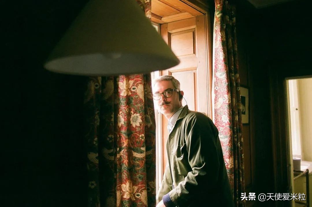 《继承之战》第三季终于来了！长女在戏外悄悄结婚，装饰了《Vogue》的封面。