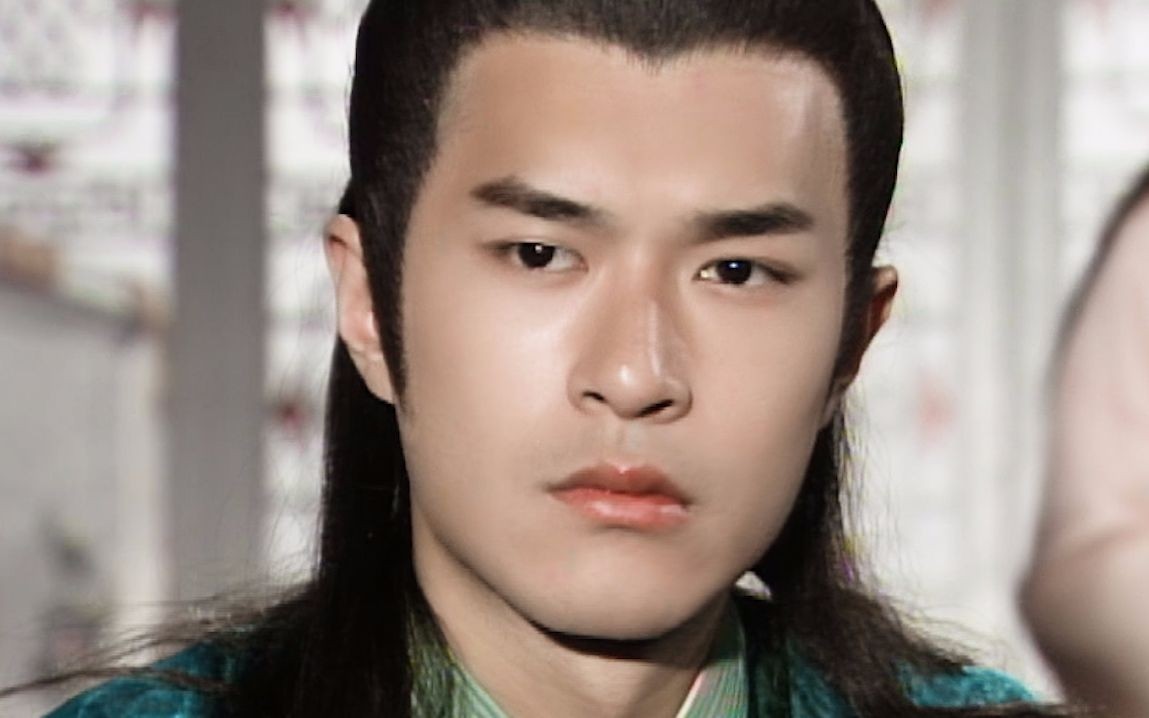 他是平平无奇的大侠丁鹏.他是眉目俊朗,用情专一的富家少爷叶承康.