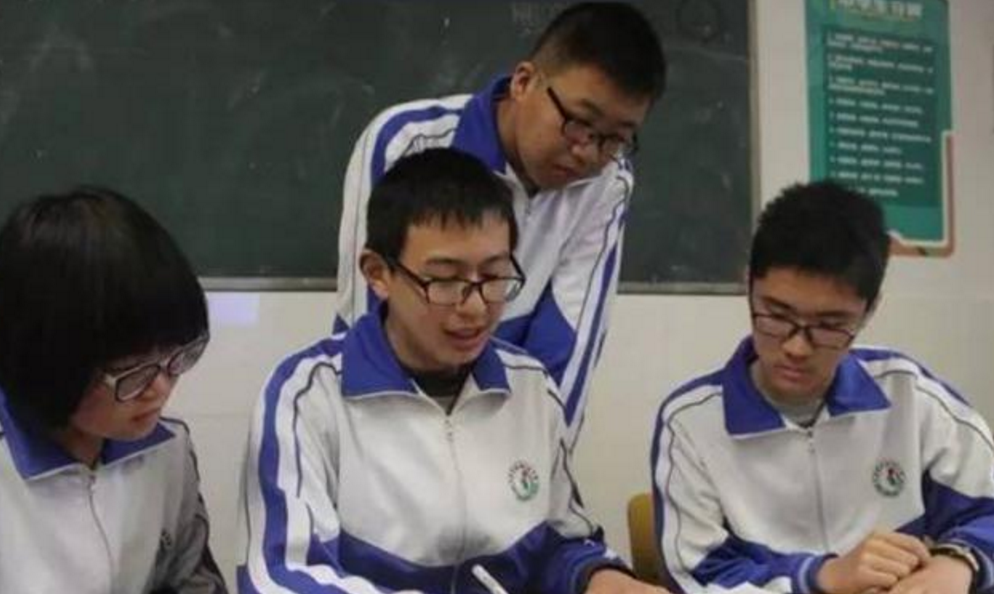 娱乐圈“隐形押题王”，钟汉良曾押中高考作文题目，命题组都慌了