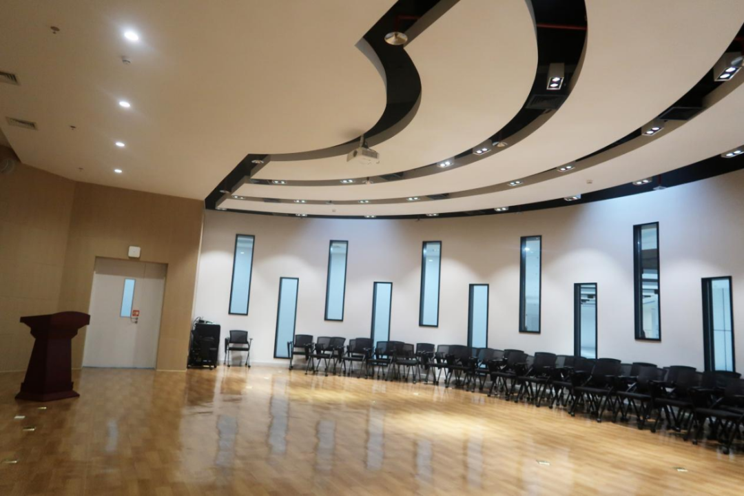 夏日运动好去处+1！江湾校区综合体育馆等你来！