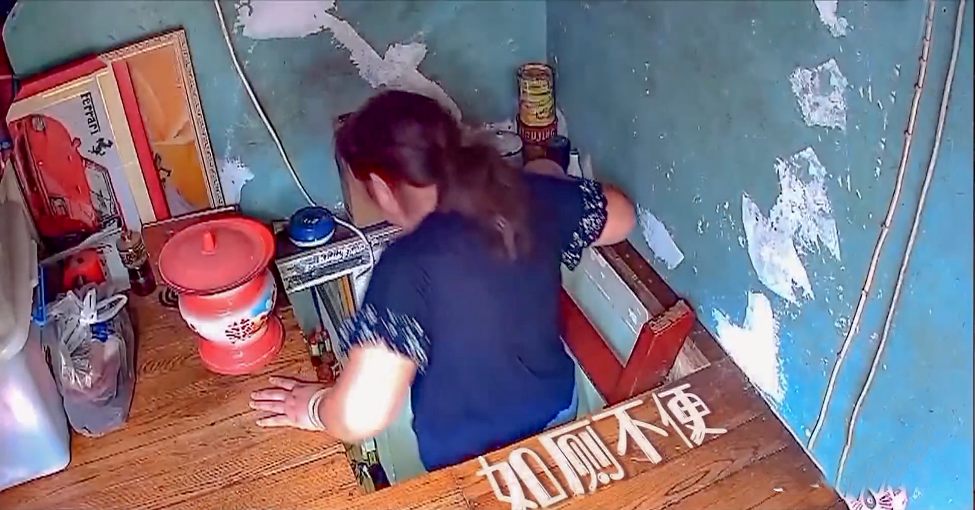 准夫妻挤进11㎡父母房，卧室都得爬进去，爆改后成“幸福别墅”