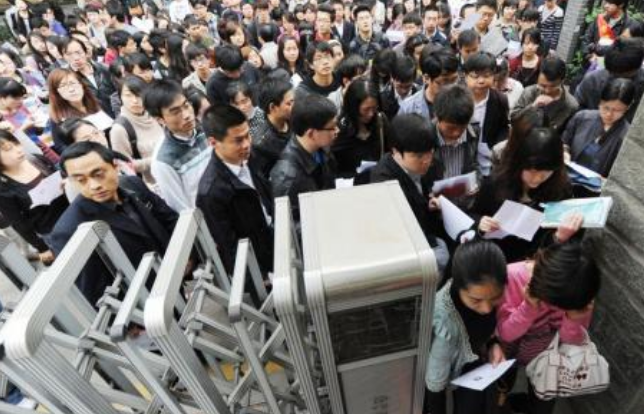 容易考公务员的6个专业，上岸率很高，想考公务员的可以收藏