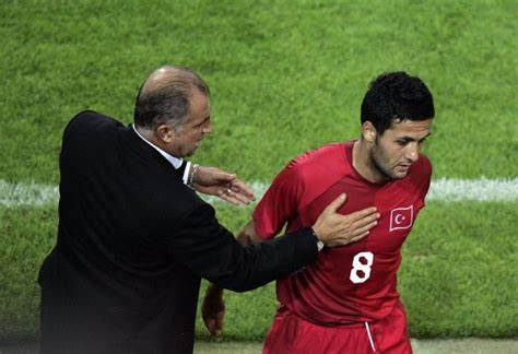 土耳其门将巴巴詹支持阿尔达图兰(土耳其足球史上的十大球员)
