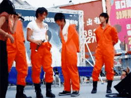 隐婚、出柜、性骚扰？塌房算什么，这个初代男团才是真的有故事