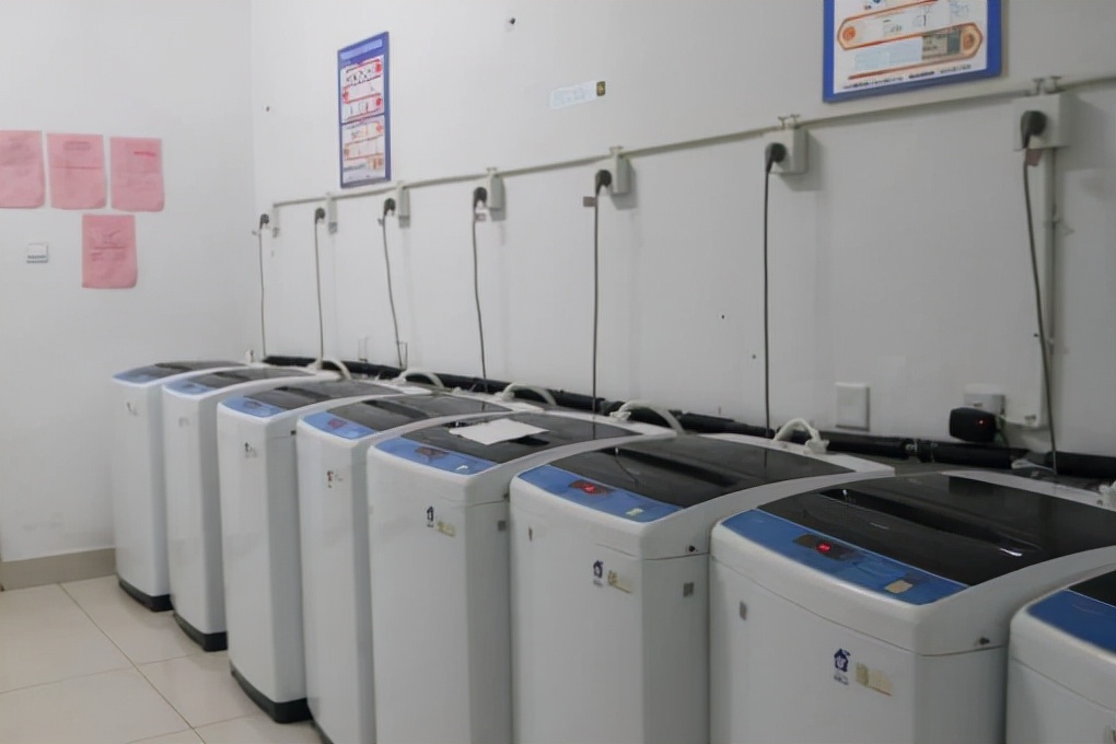 江苏高校智能豪华宿舍上热搜，夏有空调冬有暖气！网友：南方也供暖，慕了！