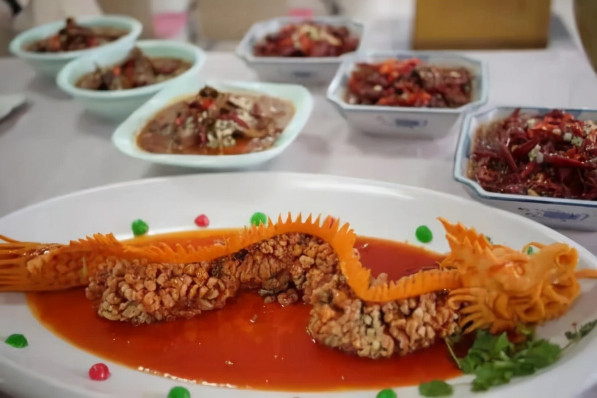 6米长蛋糕“免费”赠送！东北这所“吃饭”大学火了