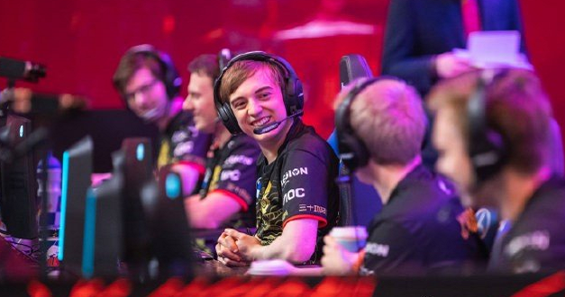 三大赛区均出炉（全球共有五支队伍锁定S赛！三大赛区均出炉，唯独LPL难分难解？）