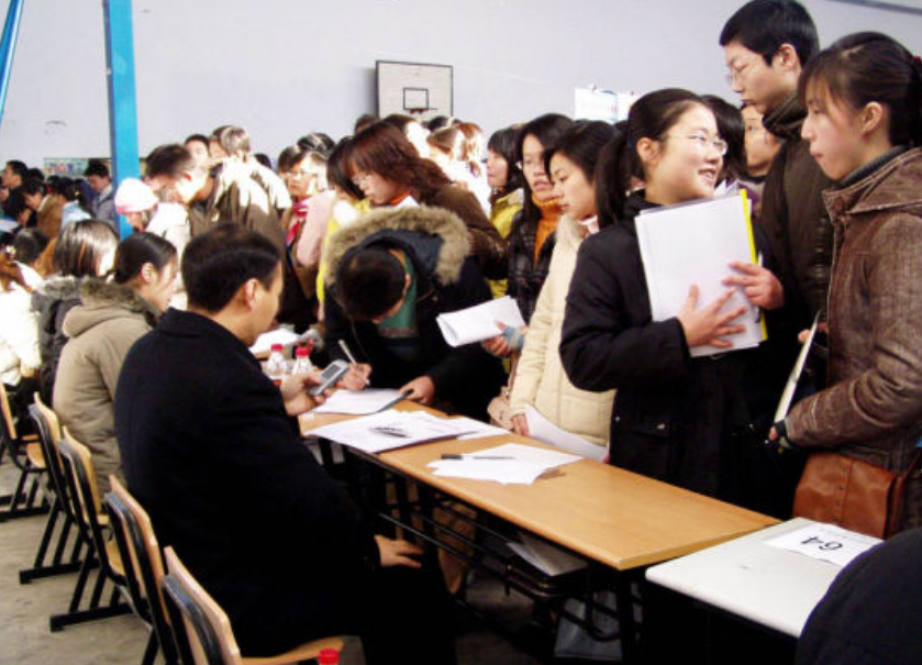 大学生“三方协议”别乱签，这些问题要千万清楚，不要自己坑自己