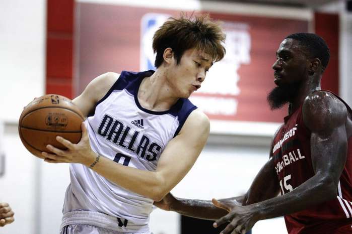 中国打nba的有哪些(中国共有十名球员参加NBA夏季联赛！一人被21支球队考察却没留下)