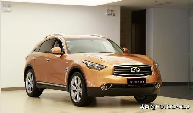 英菲尼迪FX37豪华跨界SUV，奢华与性能的完美融合