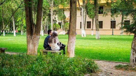 大学生“怀孕”现象屡次发生，学姐含泪说出真相，大一新生要注意