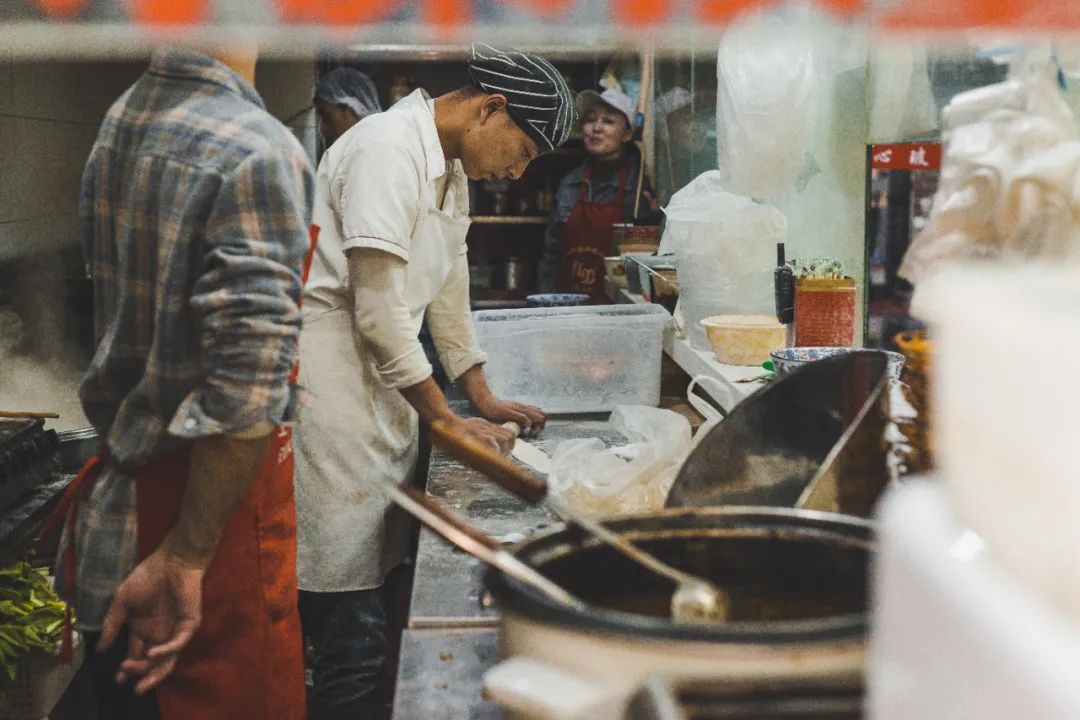 南京高校后街Battle战，一街更比一街香