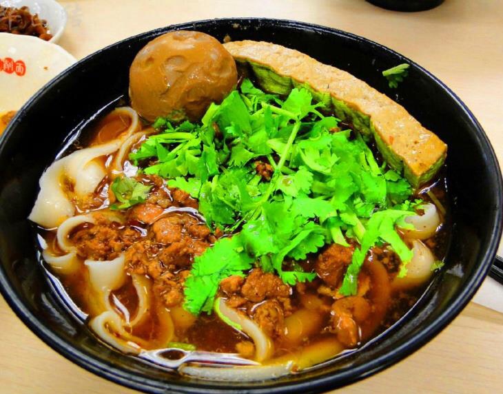 刀削面怎么和面(怎么做刀削面好吃)-骁龙网