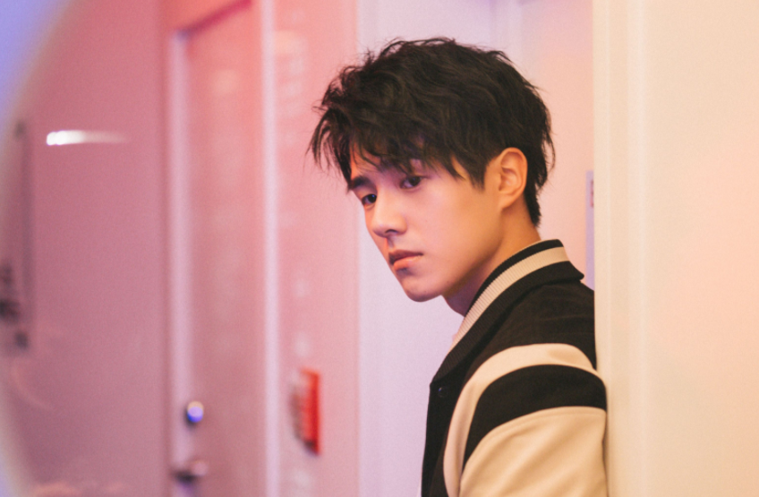 刘昊然顺利考编上岸，引大学生深思，明星也要来抢“铁饭碗”了？