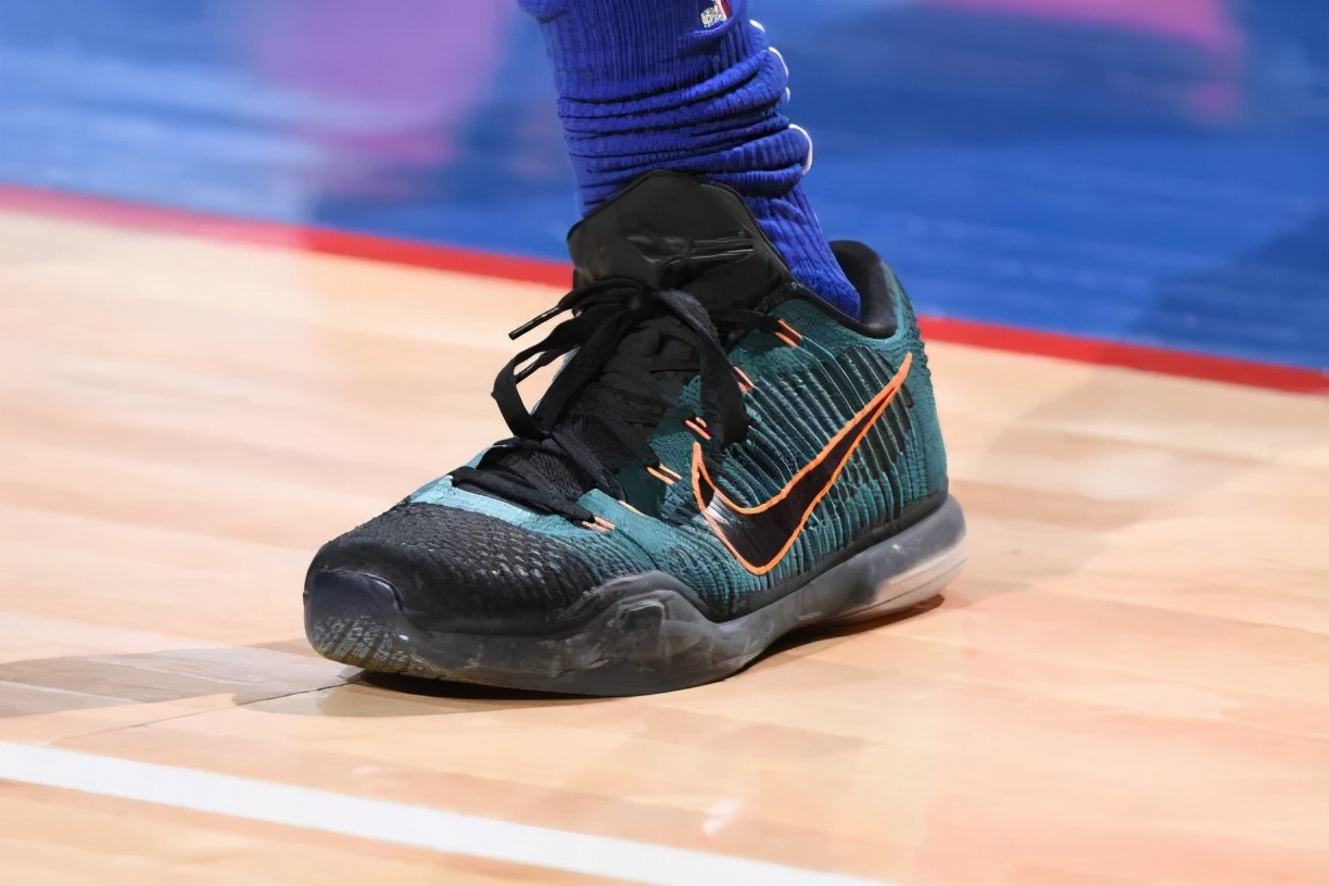 nba球员上脚aj35(NBA球员上脚：塔克穿AJ35北卡蓝，NBA全明星球衣来了)
