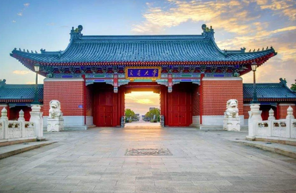 上交的这个专业学费“狂涨”，从4万到12万元，你会报考吗？