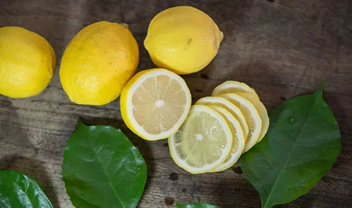 柠檬的吃法大全5种（分享柠檬的特色吃法营养丰富）