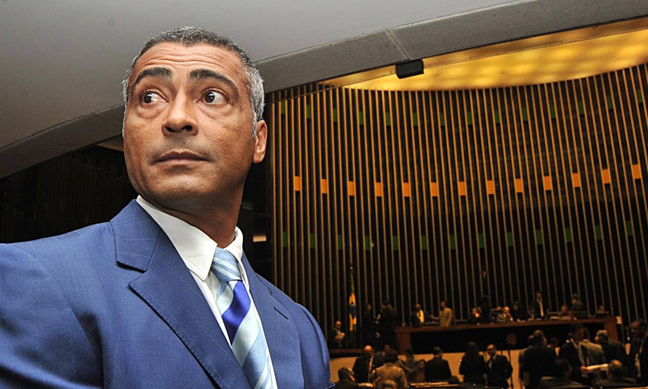 但他低估了足球是专业性很强的运动(他是被低估的