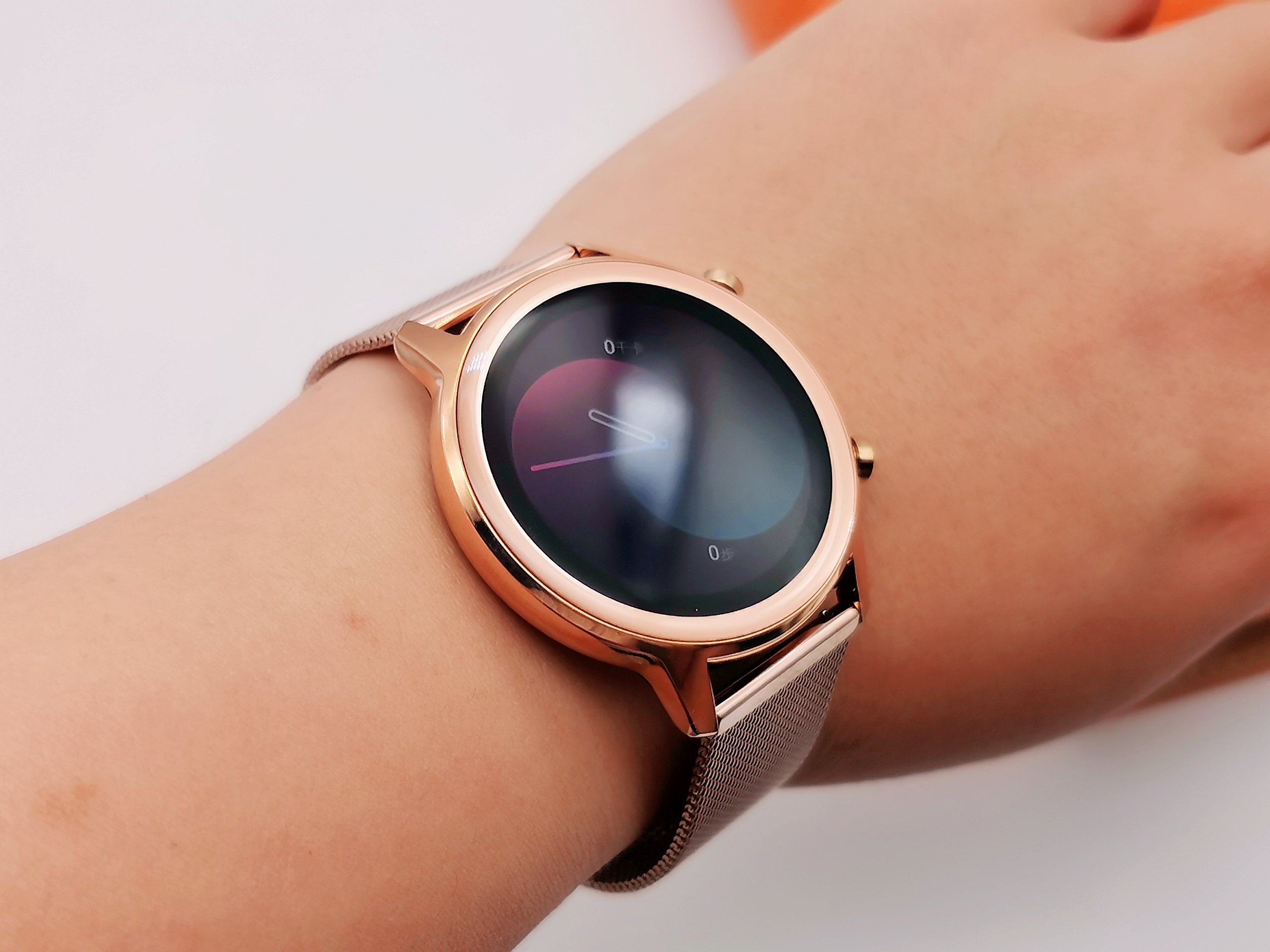 荣耀米兰(荣耀magicwatch 2雅致款,明明可以靠颜值吃饭,却非得秀实力)