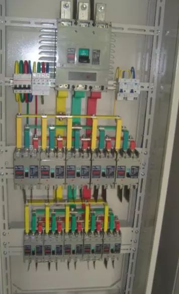 配电箱、配电柜的电气安装规范，讲解非常全面