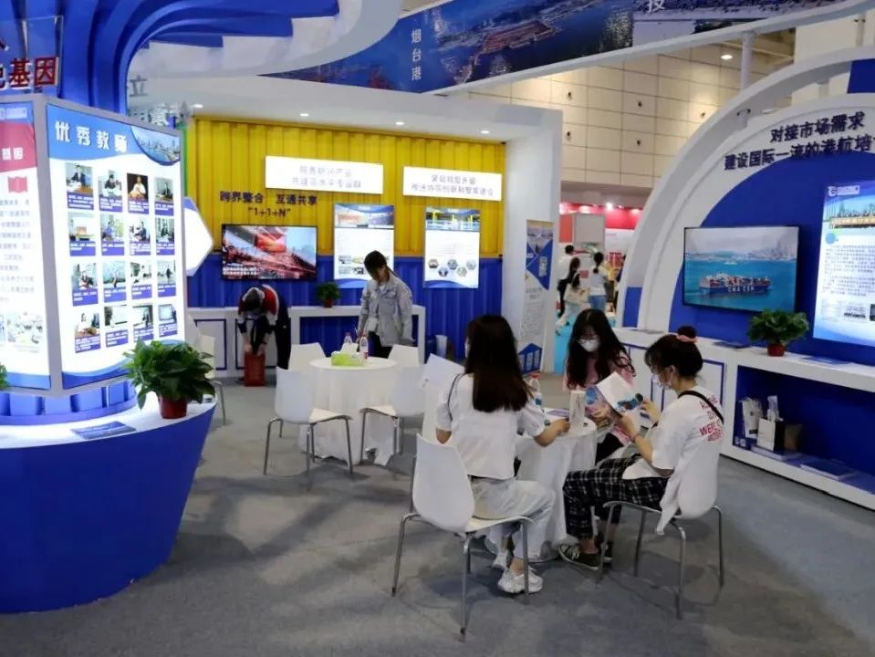职教集团代表山东港口集团精彩亮相2021年职业教育博览会