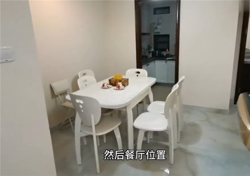 150w复式小别墅，入户就有50㎡花园，蓝砖设计满满的民国风