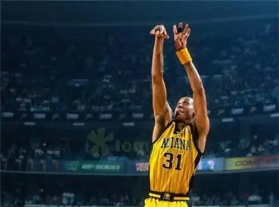 98篮球网nba直播吧（NBA纪实连载27：98年带领内忧外患的公牛三连冠，乔丹彻底封神上卷）