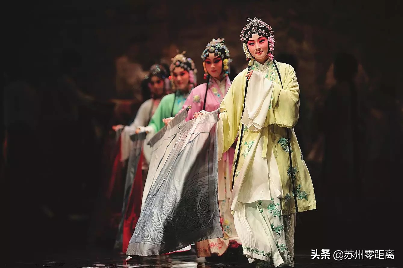 “活化石”昆曲既有坎坷的过去又有光明的未来