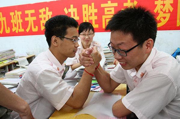 重庆考生高考638分，志愿不填直接选择复读，很多人听完感到不解