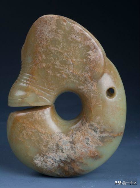 古玉学步(167):红山玉猪龙 真仿大不同