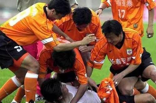 甲b五鼠案是怎么回事（臭名昭著！中国足球大事件之甲B五鼠）