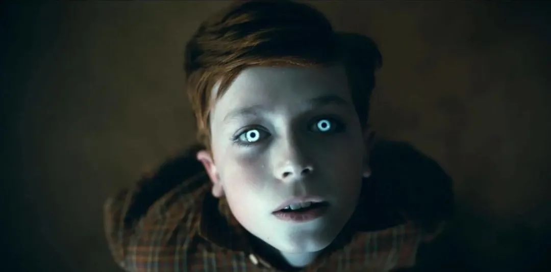 网飞空降奇幻剧：七个娃七种能力，还说不是美国版的《葫芦娃》