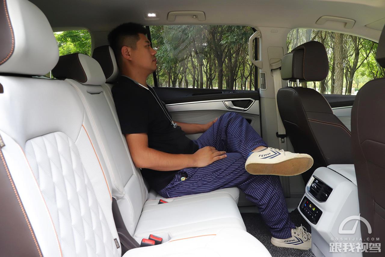 不到40万能买到合资旗舰？多方位体验大众史上最大SUV—揽境