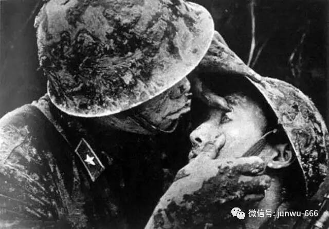 军魂｜看完落泪：解放军对越作战震撼瞬间！