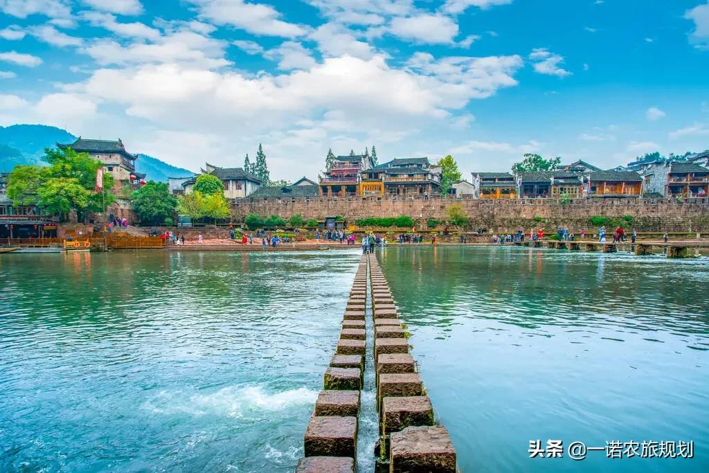 “特色小镇”接连失败,那乡村旅游开发如何做?