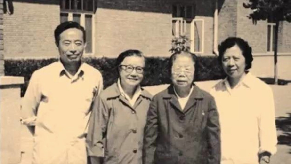 美女特工黃慕蘭，活到110歲，四段婚姻留下滿堂沒有父親的兒女