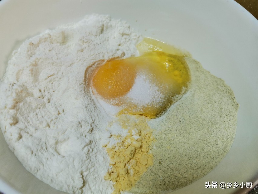 冬天吃这个正当时，芝麻叶绿豆糊涂杂面，一次吃两碗，拿肉都不换