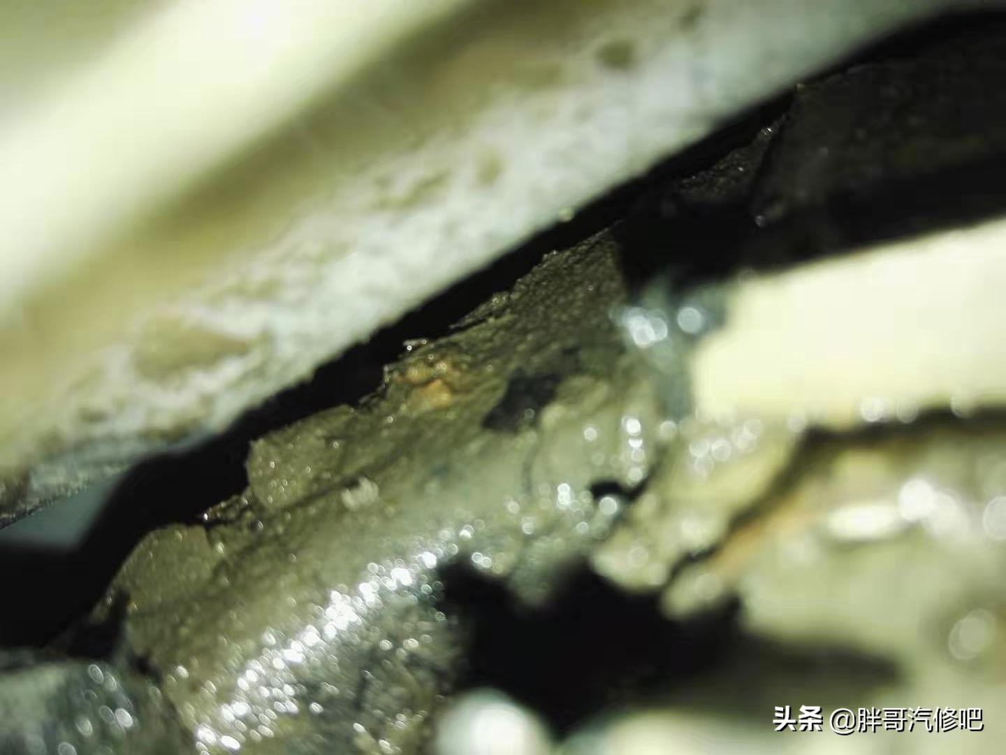 花钱买了天窗功能，一定要记得定期保养，天窗漏水保养维修